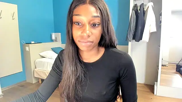 Snapshot of smileybabe chatting on 10/31/25, 08:33 smileybabe online show from 10/31/25, 08:33