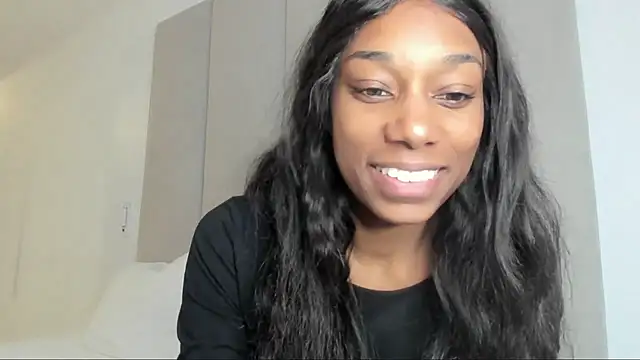 Snapshot of smileybabe chatting on 02/20/25, 04:25 smileybabe online show from 02/20/25, 04:25