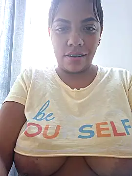 Snapshot of CanelitaPasion chatting on 02/18/25, 01:55 CanelitaPasion online show from 02/18/25, 01:55