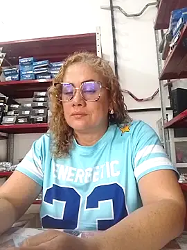 sophiahunt286 online show from 12/17/25, 02:11