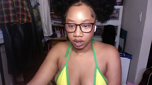 Snapshot of goddessdaisysky chatting on 09/26/25, 02:46 goddessdaisysky online show from 09/26/25, 02:46