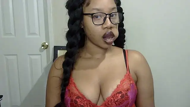 Snapshot of goddessdaisysky chatting on 10/15/25, 05:32 goddessdaisysky online show from 10/15/25, 05:32