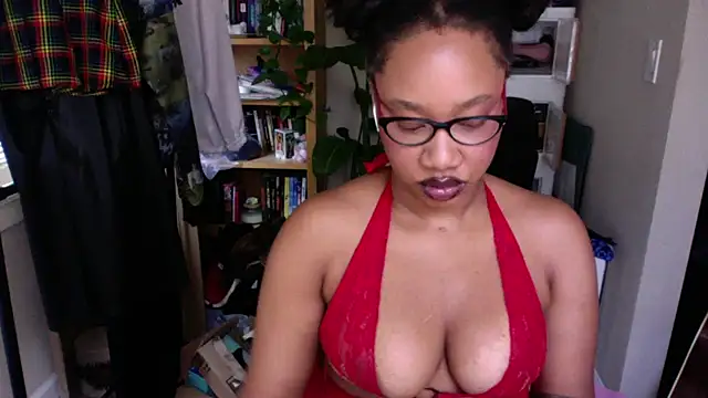 Snapshot of goddessdaisysky chatting on 09/19/25, 04:11 goddessdaisysky online show from 09/19/25, 04:11