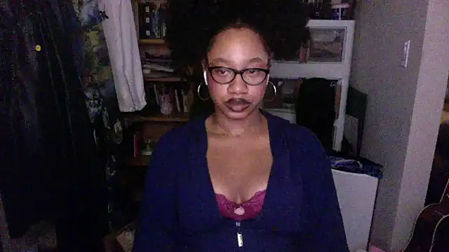 Snapshot of goddessdaisysky chatting on 09/28/25, 05:25 goddessdaisysky online show from 09/28/25, 05:25