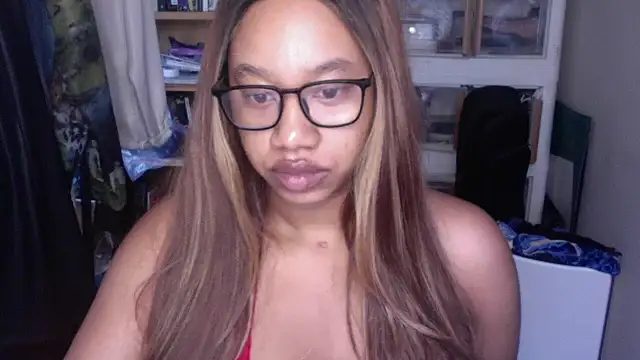Snapshot of goddessdaisysky chatting on 09/29/25, 02:44 goddessdaisysky online show from 09/29/25, 02:44