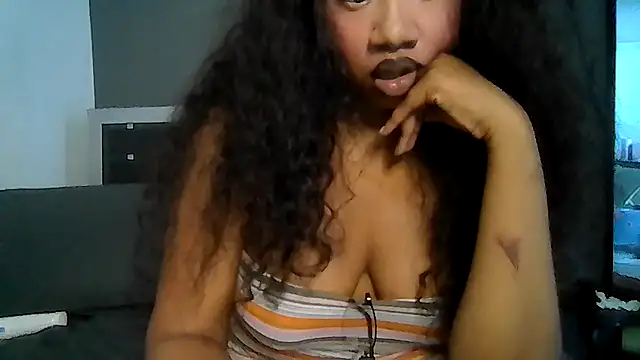 Snapshot of goddessdaisysky chatting on 06/05/26, 07:30 goddessdaisysky online show from 06/05/26, 07:30