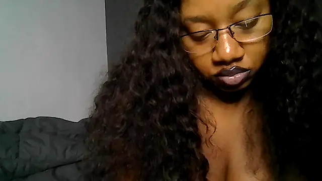 Snapshot of goddessdaisysky chatting on 06/13/26, 03:37 goddessdaisysky online show from 06/13/26, 03:37