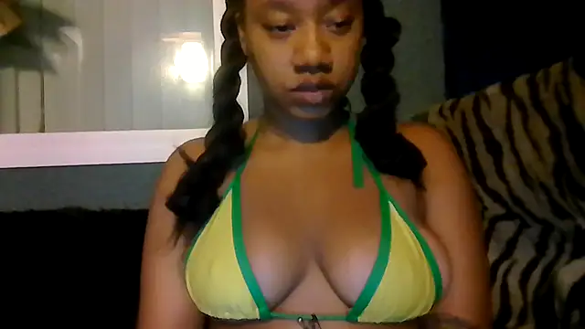 Snapshot of goddessdaisysky chatting on 06/28/26, 04:19 goddessdaisysky online show from 06/28/26, 04:19