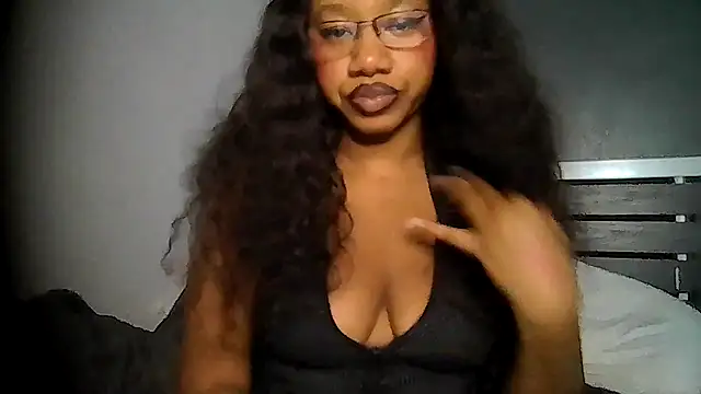 Snapshot of goddessdaisysky chatting on 06/17/26, 02:22 goddessdaisysky online show from 06/17/26, 02:22