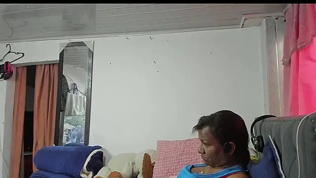 Snapshot of Laflaka22 chatting on 06/22/26, 04:48 Laflaka22 online show from 06/22/26, 04:48
