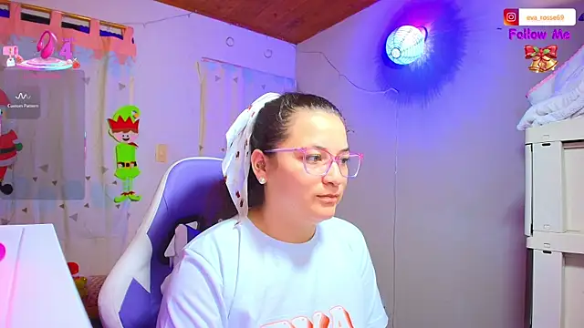 Snapshot of eva_rosse69 chatting on 12/18/25, 11:03 eva rosse69 online show from 12/18/25, 11:03