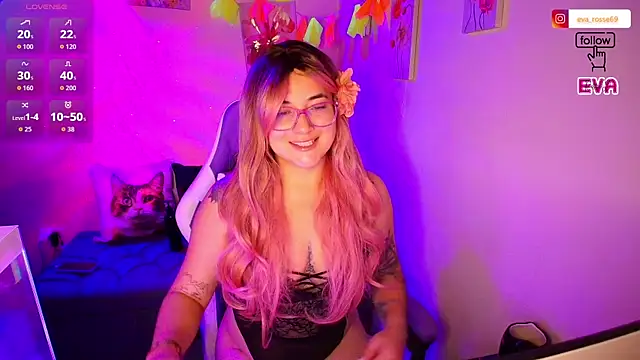 Snapshot of eva_rosse69 chatting on 11/24/25, 12:05 eva rosse69 online show from 11/24/25, 12:05