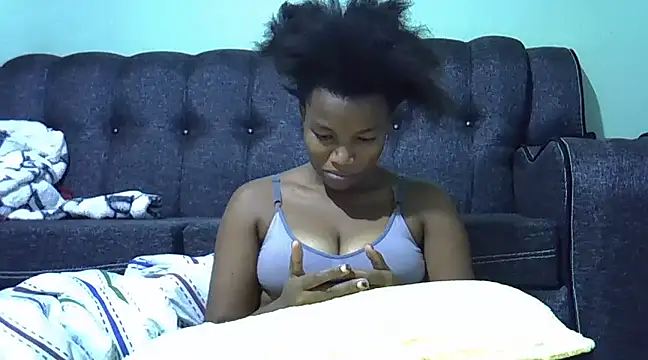 prettychoco1 online show from 02/11/25, 09:56