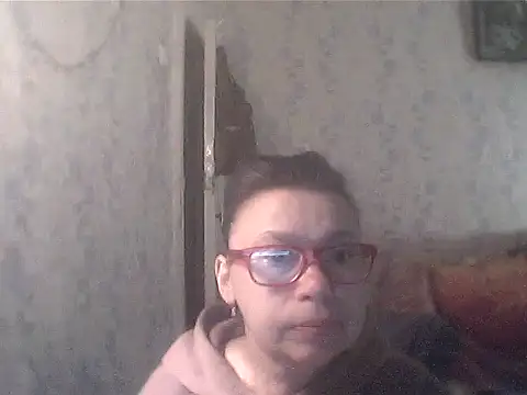 MadamDreamx online show from 04/18/26, 02:47