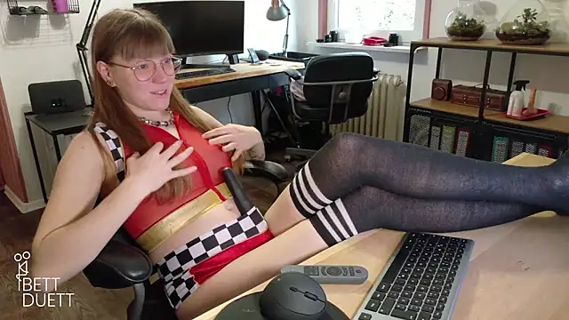 BettDuett online show from 10/26/25, 01:11