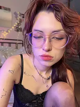 Evangeline Lawrence  online show from 05/15/26, 11:30