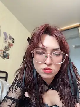 Evangeline Lawrence  online show from 04/19/26, 10:16