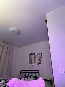 Evangeline Lawrence  online show from 02/05/26, 07:53