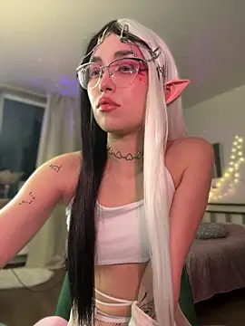 Evangeline Lawrence  online show from 02/04/25, 03:26