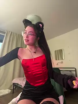 Evangeline Lawrence  online show from 12/08/24, 12:52