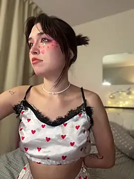 Evangeline Lawrence  online show from 03/20/25, 09:56