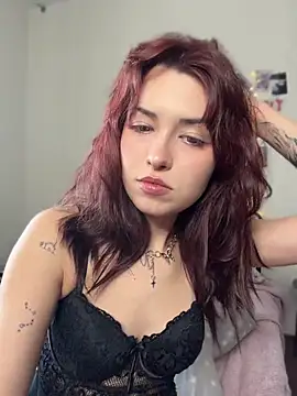 Evangeline Lawrence  online show from 04/17/26, 11:02