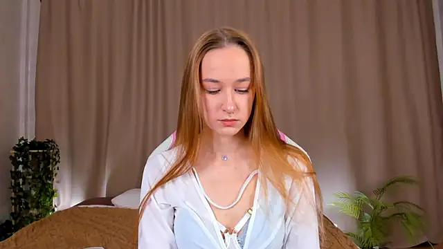 Snapshot of Sweett_Monica chatting on 09/30/25, 12:05 Sweett Monica online show from 09/30/25, 12:05