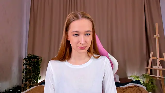 Snapshot of Sweett_Monica chatting on 09/11/25, 01:05 Sweett Monica online show from 09/11/25, 01:05