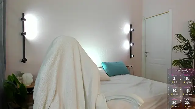 Sweett Monica online show from 03/24/26, 12:43