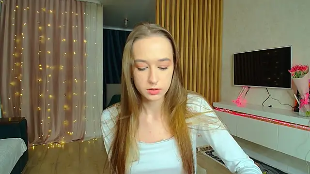 Snapshot of Sweett_Monica chatting on 03/10/25, 02:16 Sweett Monica online show from 03/10/25, 02:16
