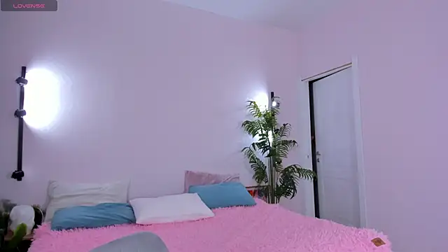 Sweett Monica online show from 05/04/26, 12:47