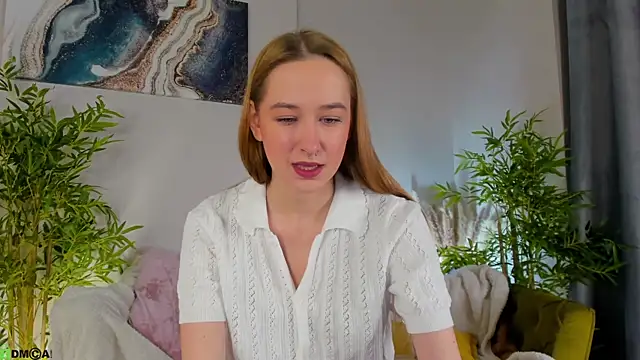 Snapshot of Sweett_Monica chatting on 11/06/25, 12:58 Sweett Monica online show from 11/06/25, 12:58