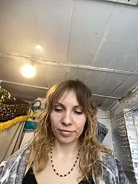 Snapshot of Anita-Smith chatting on 02/25/25, 08:14 Anita-Smith online show from 02/25/25, 08:14