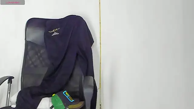 MikeRoss7777 online show from 10/04/25, 10:11