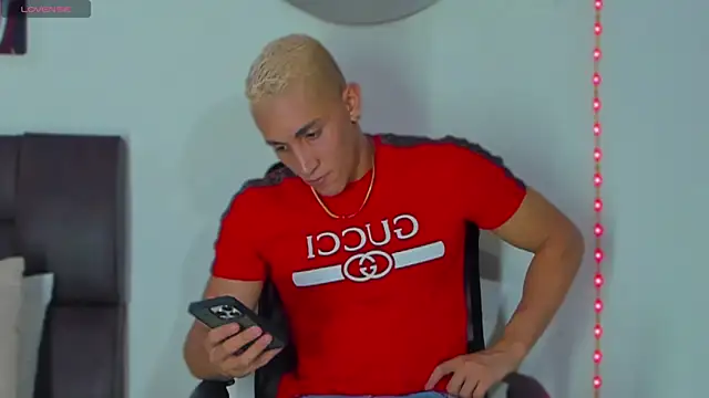 MikeRoss7777 online show from 02/23/25, 12:08