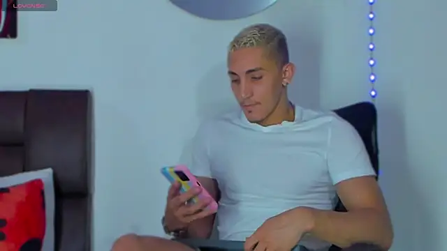 MikeRoss7777 online show from 03/17/25, 05:01