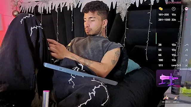 JuanCamiilo 66 online show from 12/21/25, 02:35