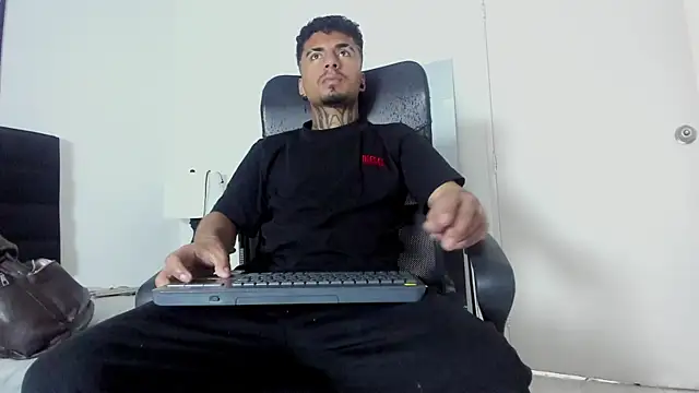 JuanCamiilo 66 online show from 03/18/26, 06:53