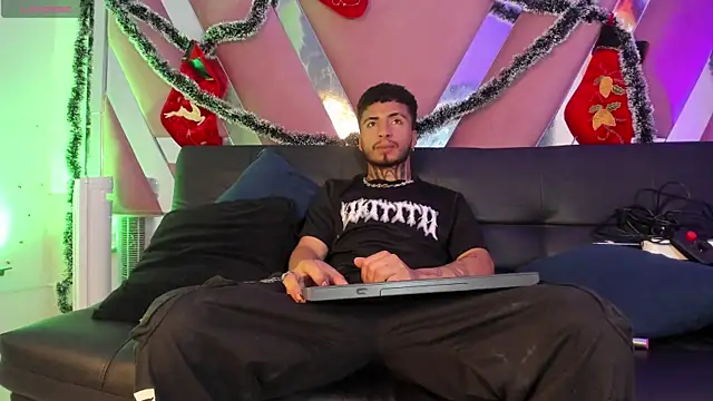 JuanCamiilo 66 online show from 11/18/25, 02:49