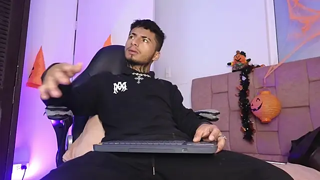 JuanCamiilo 66 online show from 11/05/25, 02:58