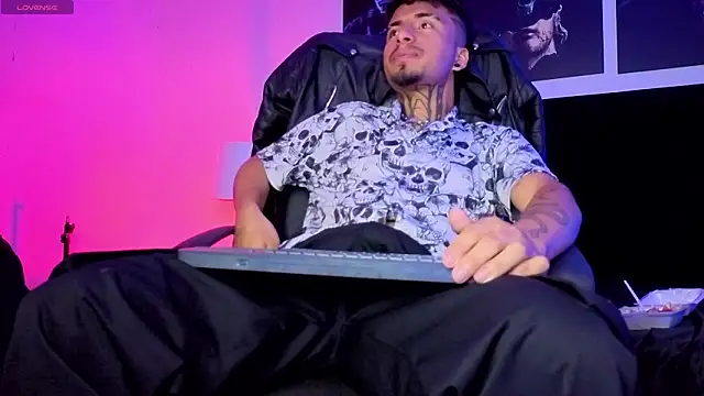 JuanCamiilo 66 online show from 03/21/26, 02:35