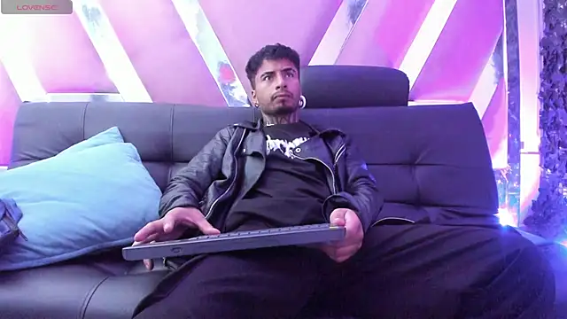JuanCamiilo 66 online show from 05/18/26, 12:55