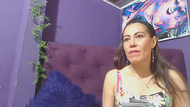 alejandracooper  online show from 02/07/25, 04:24