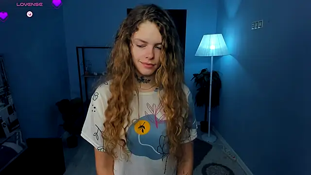 RayaNenlia online show from 10/13/25, 05:09