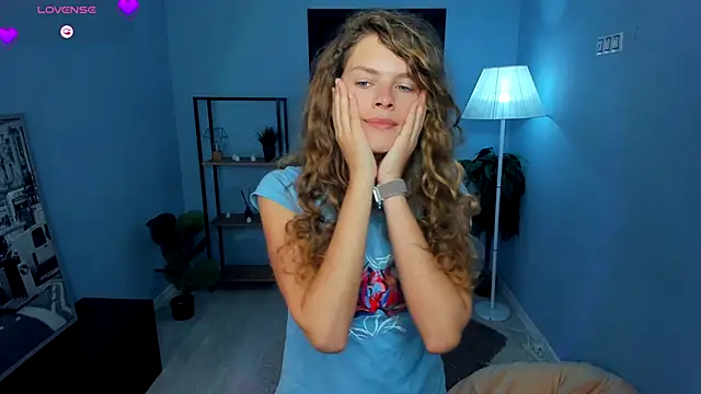 RayaNenlia online show from 10/03/25, 05:09