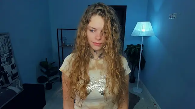 RayaNenlia online show from 10/27/25, 05:08