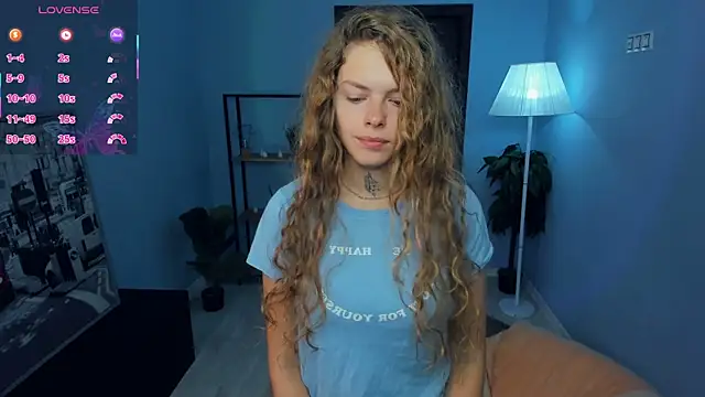 RayaNenlia online show from 09/28/25, 05:03