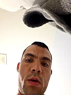 calichemiles online show from 11/08/25, 03:32