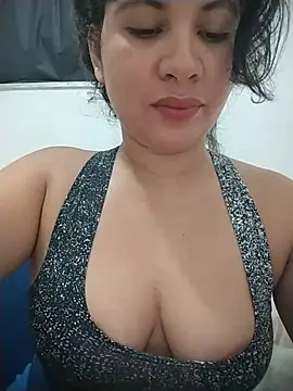 Snapshot of Yara0k chatting on 06/18/26, 11:21 Yara0k online show from 06/18/26, 11:21