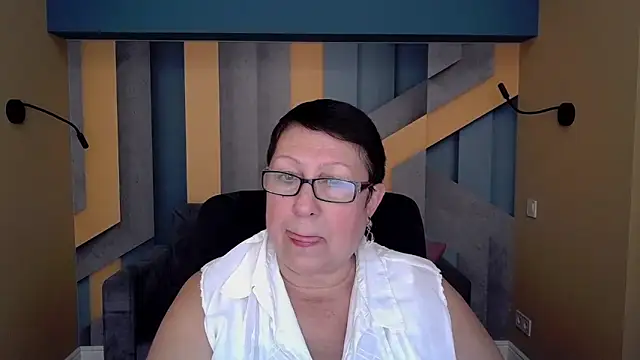 BarbaraTurners online show from 10/20/25, 06:19